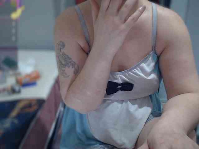 Bisexyeliz35 webcam