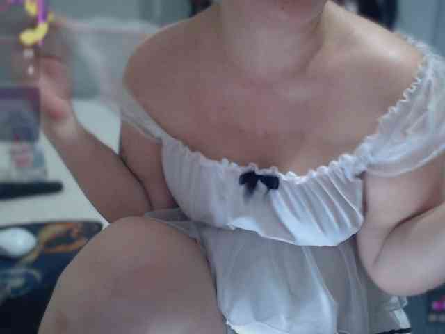 Bisexyeliz35 webcam