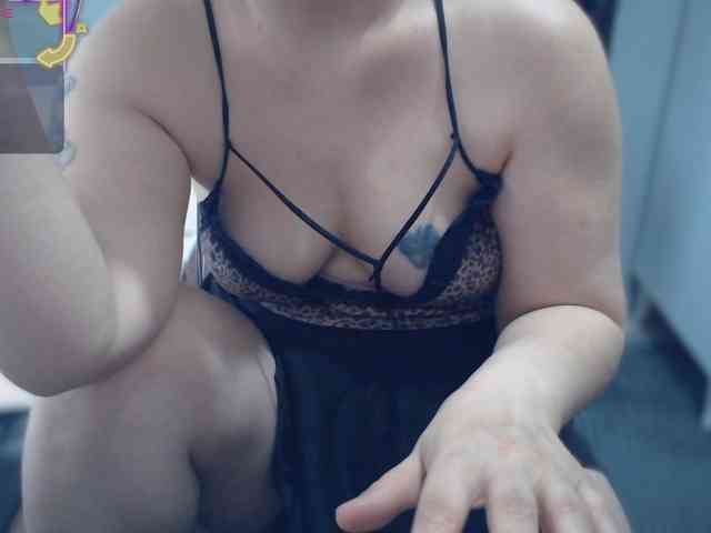 Bisexyeliz35 webcam
