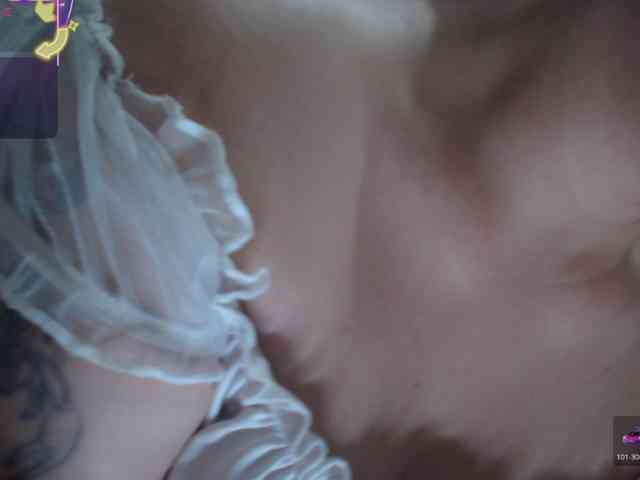 Bisexyeliz35 webcam