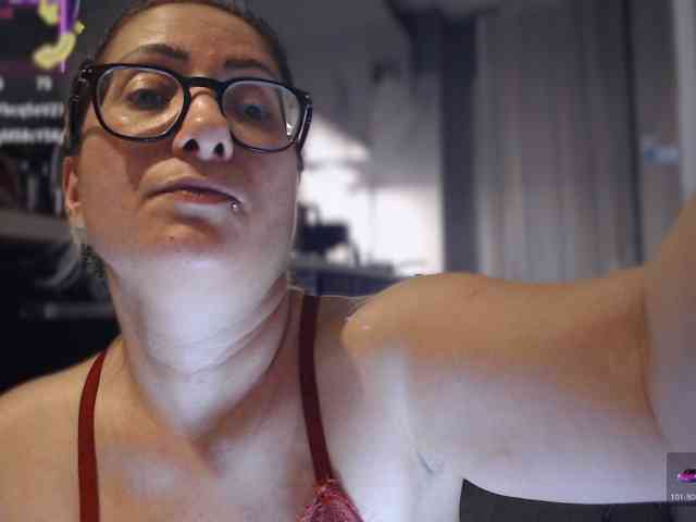 Bisexyeliz35 webcam