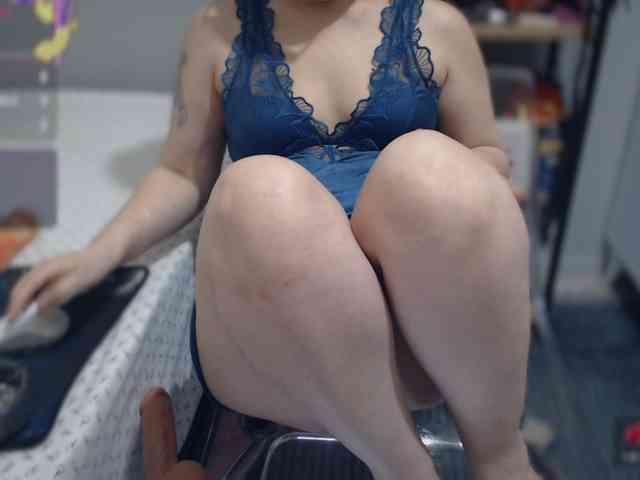 Bisexyeliz35 webcam