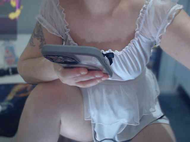 Bisexyeliz35 webcam