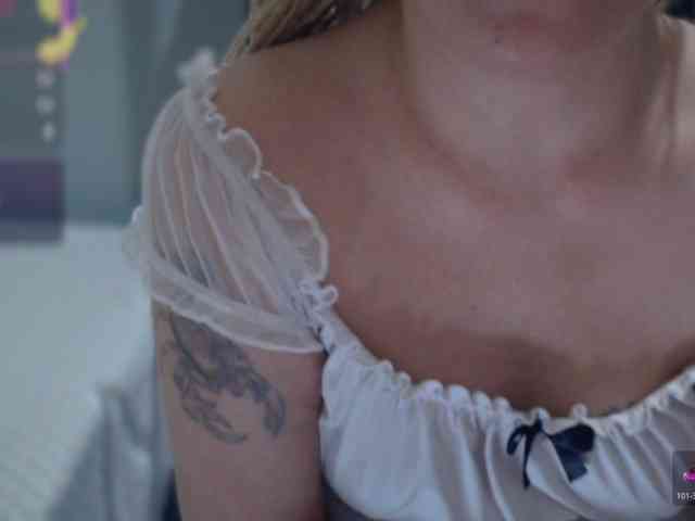 Bisexyeliz35 webcam