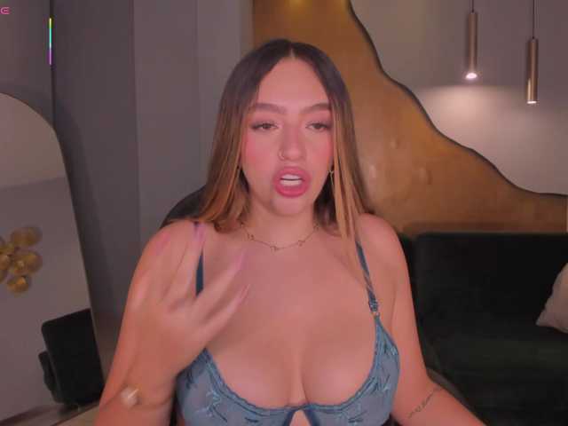 BellaRose's BongaCams show and profile