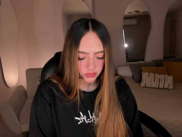 BellaRose's BongaCams show and profile