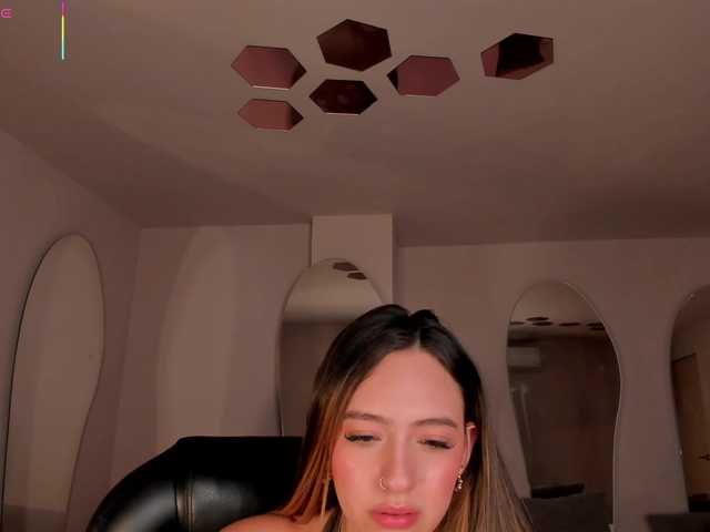 BellaRose's BongaCams show and profile