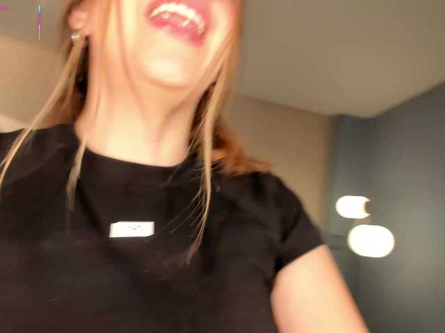 BellaRose's BongaCams show and profile