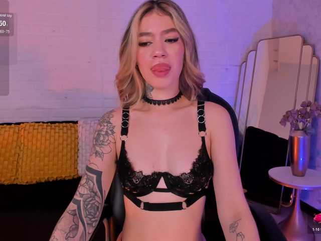 ViolettHansson webcam