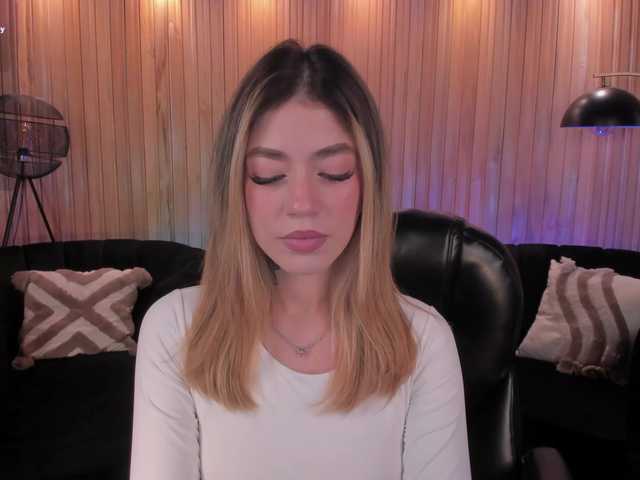 ViolettHansson's BongaCams show and profile