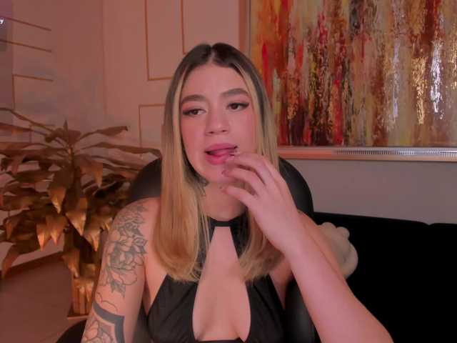 ViolettHansson's BongaCams show and profile