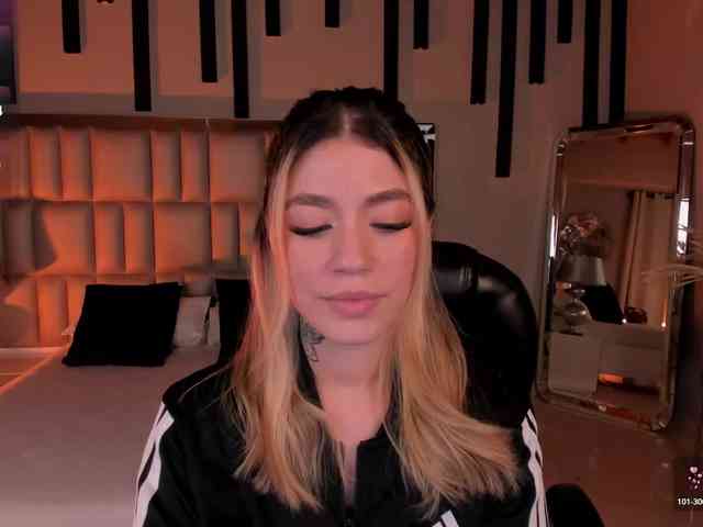 ViolettHansson webcam