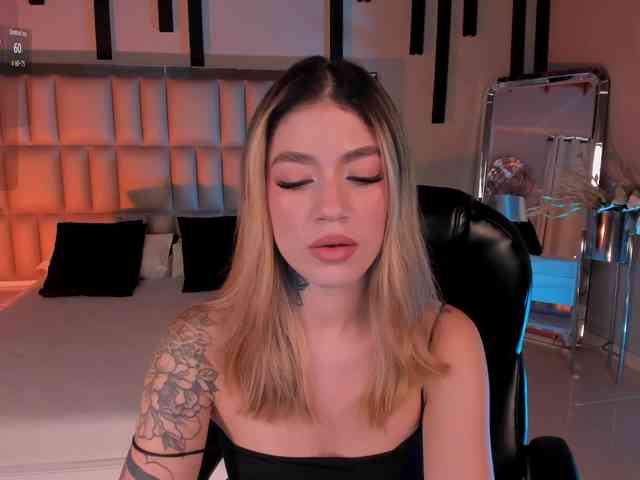 ViolettHansson webcam