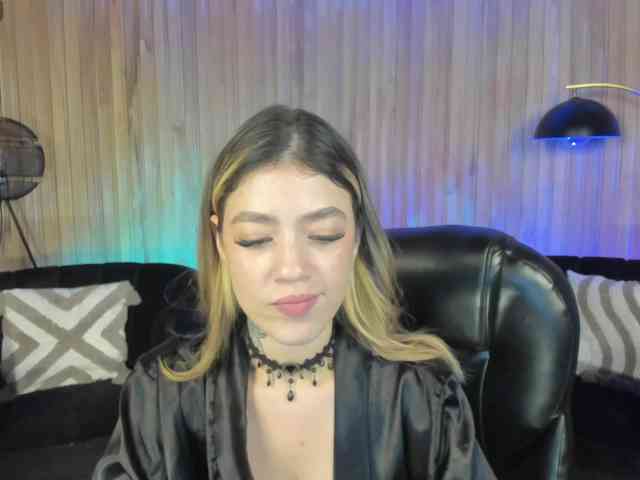 ViolettHansson webcam