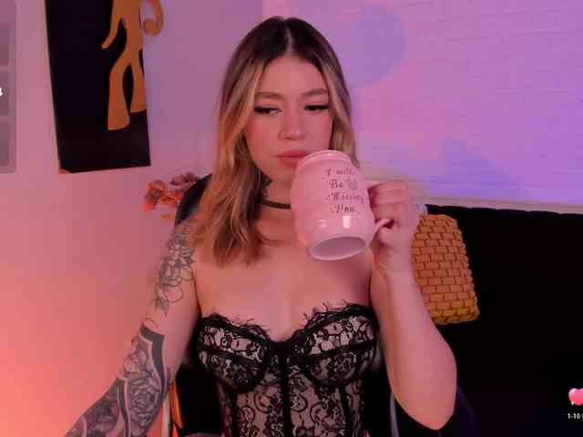 ViolettHansson webcam