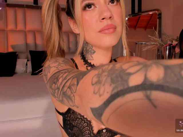 ViolettHansson webcam