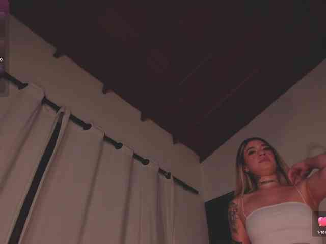 ViolettHansson webcam