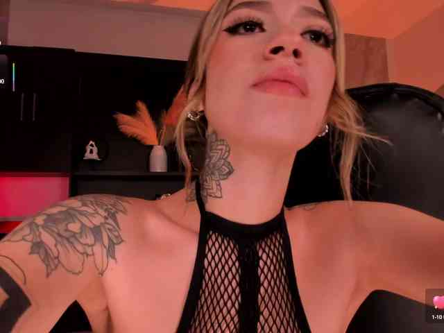 ViolettHansson webcam