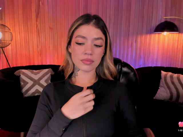 ViolettHansson webcam