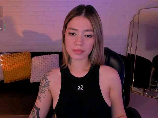 ViolettHansson webcam