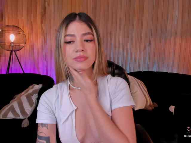 ViolettHansson webcam