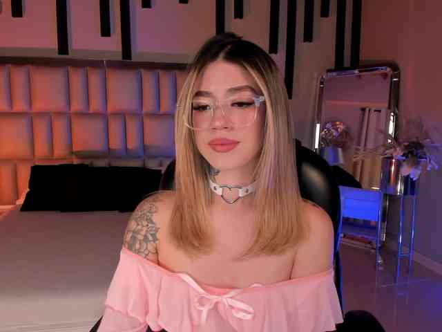 ViolettHansson webcam