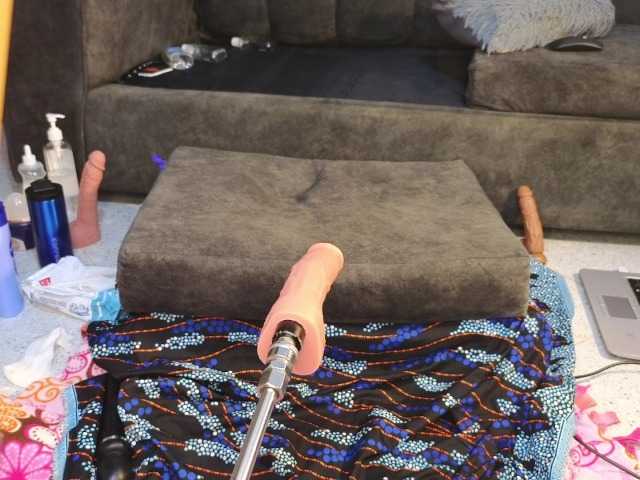 BigAssRaW's BongaCams show and profile