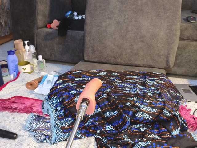 BigAssRaW's BongaCams show and profile