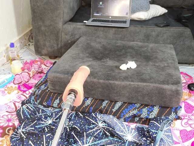 BigAssRaW's BongaCams show and profile