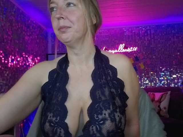 lucyallen4201's BongaCams show and profile