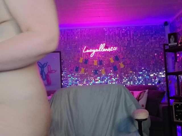 lucyallen4201's BongaCams show and profile