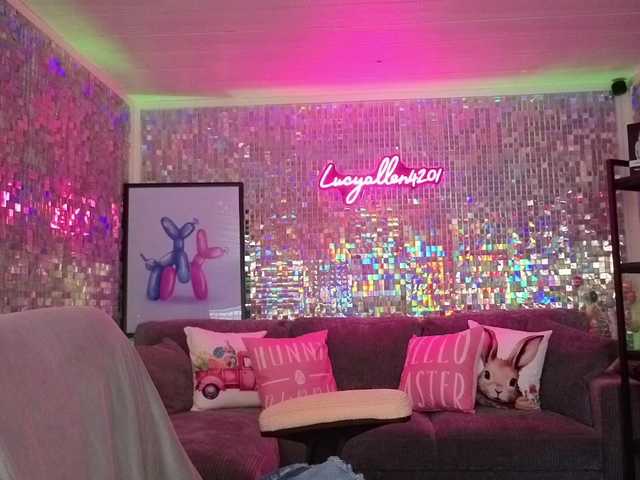 lucyallen4201's BongaCams show and profile