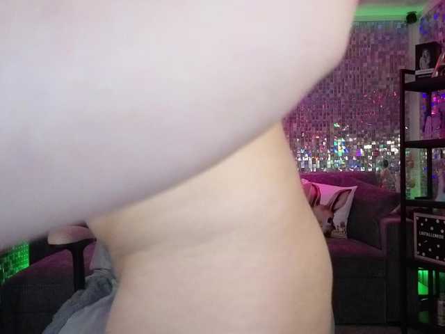 lucyallen4201's BongaCams show and profile