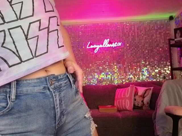 lucyallen4201's BongaCams show and profile