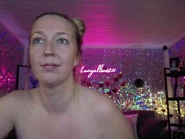 lucyallen4201 webcam