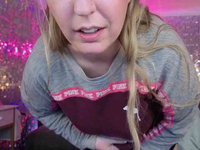 lucyallen4201 webcam