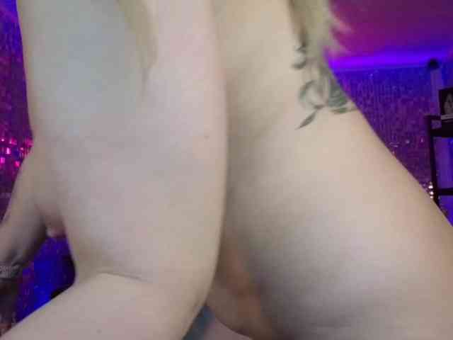 lucyallen4201 Live Webcam on BongaCams