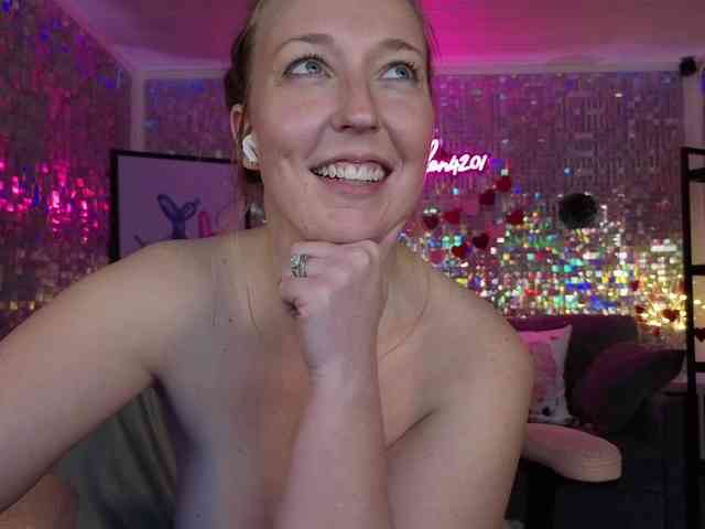 lucyallen4201 webcam