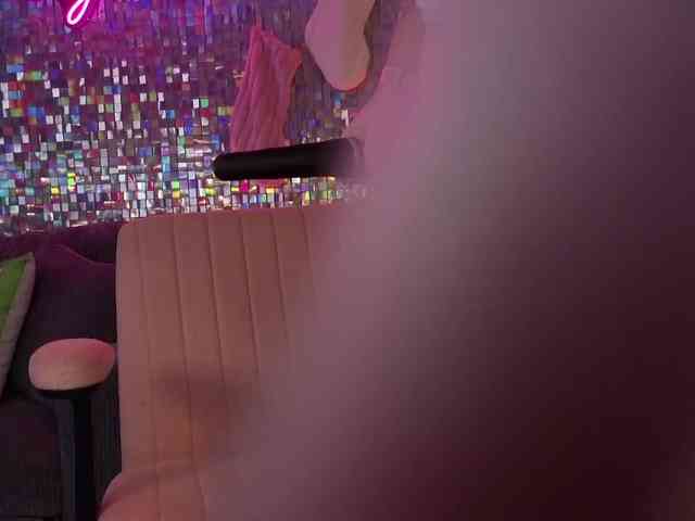 lucyallen4201 webcam