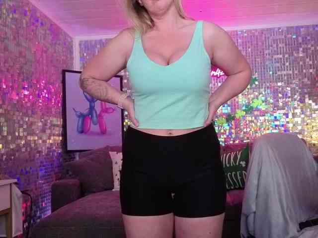 lucyallen4201 webcam