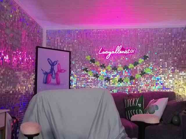 lucyallen4201 webcam