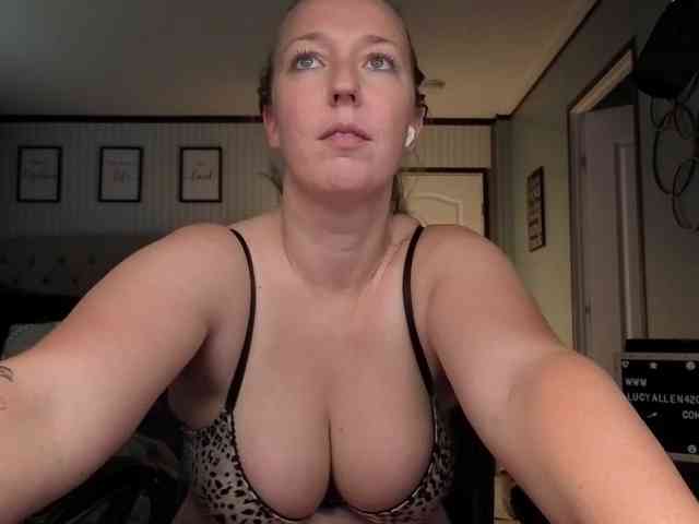 lucyallen4201 webcam