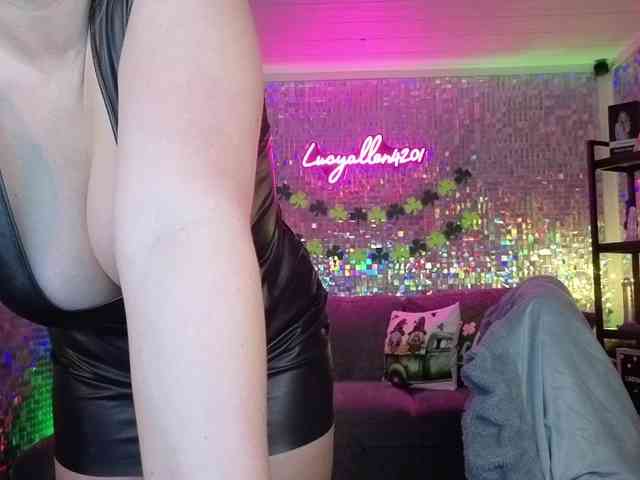 lucyallen4201 webcam