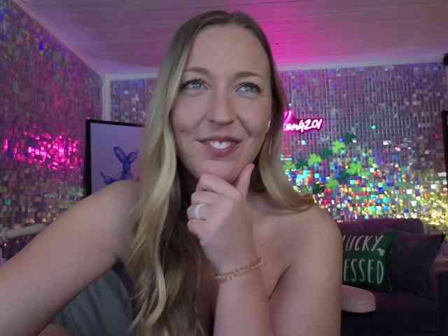 lucyallen4201 webcam