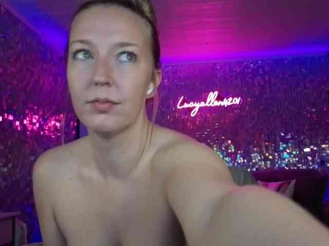 lucyallen4201 webcam