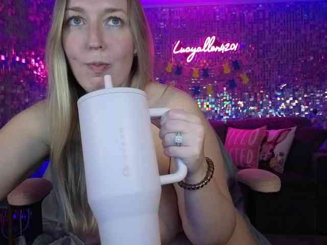 lucyallen4201 webcam