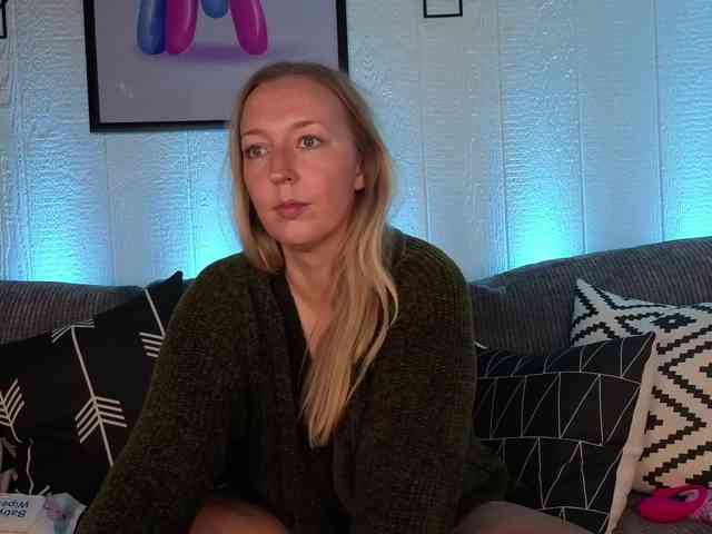 lucyallen4201 webcam