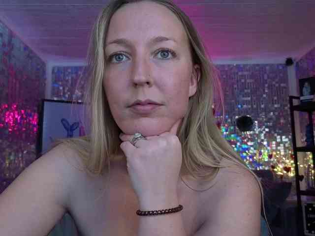 lucyallen4201 webcam