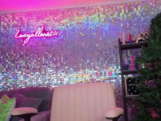 lucyallen4201 webcam