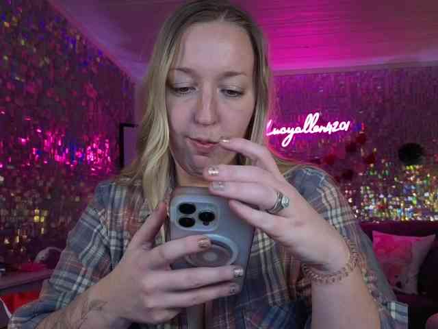 lucyallen4201 webcam